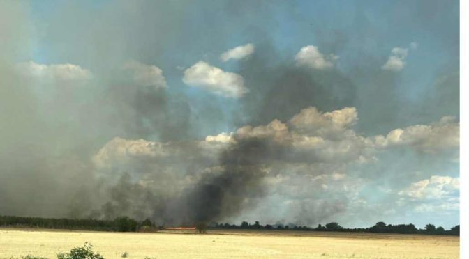 Пожарът край Дълбоки още не е потушен