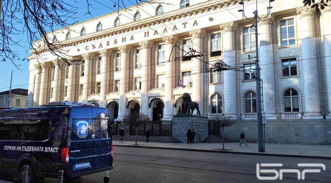 Съдът решава дали да остави в ареста Лъчезар Ставрев, сътрудник на Асен Василев