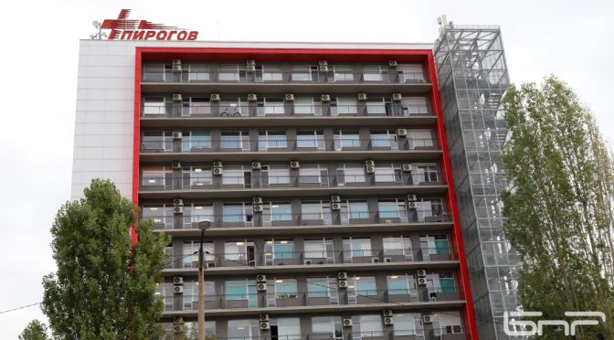 Детето, паднало от третия етаж на блок във Враца, е в реанимация