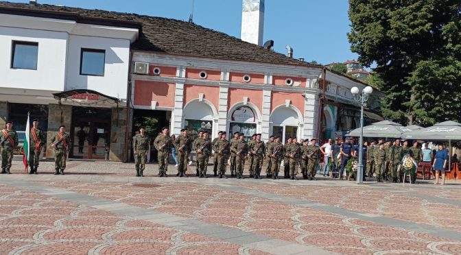 С тържествен ритуал и гражданско поклонение отбелязаха 147 години от освобождението на Ловеч