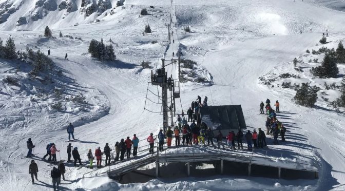 Наплив от скиори и екстремни спускачи на Седемте езера през уикенда