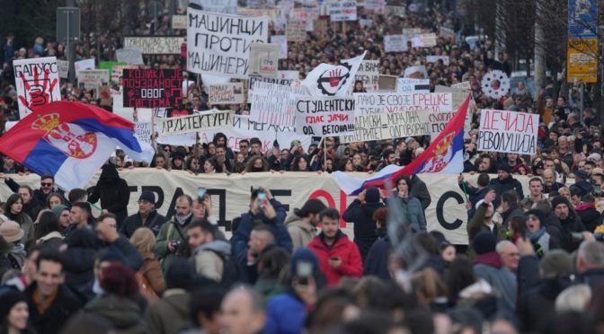 Нови блокади в Белград и други сръбски градове след трагедията в Нови Сад