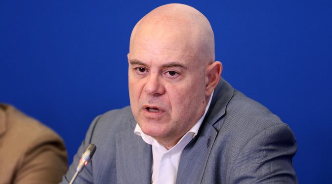 КС отхвърли жалбата на Иван Гешев срещу механизма за разследване на главния прокурор